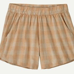 Patagonia women’s large garden Island shorts. Size large. NWT.